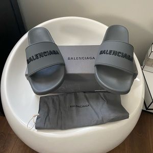 Balenciaga slide sandal never worn size 10